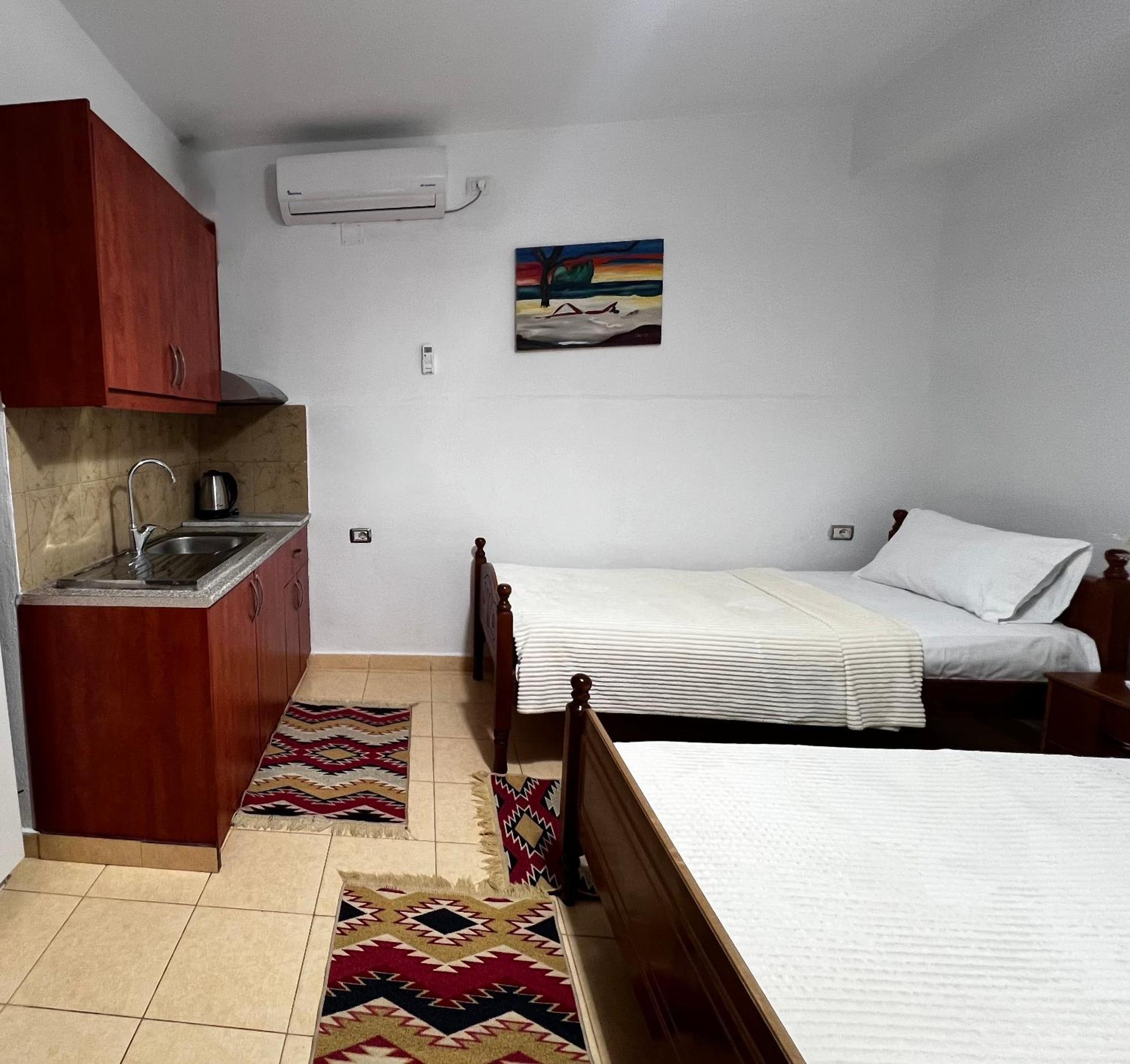 Tourists Guest House Gjirokastër Eksteriør billede