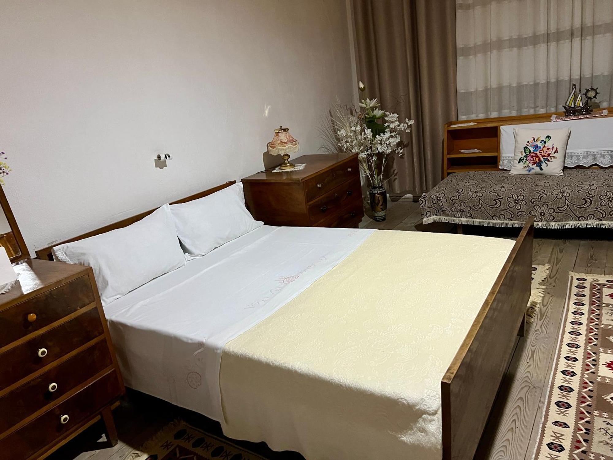 Tourists Guest House Gjirokastër Eksteriør billede