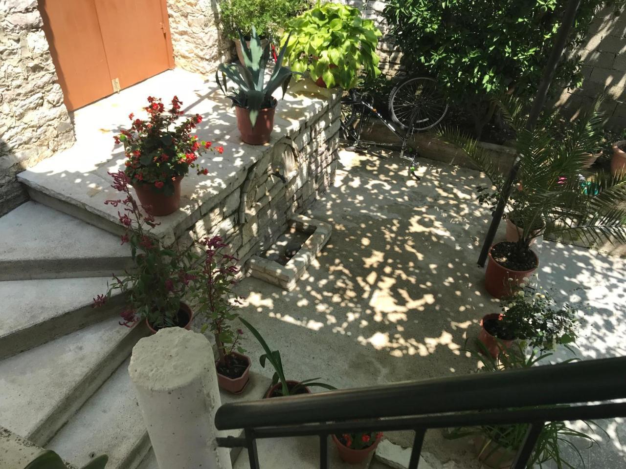 Tourists Guest House Gjirokastër Eksteriør billede